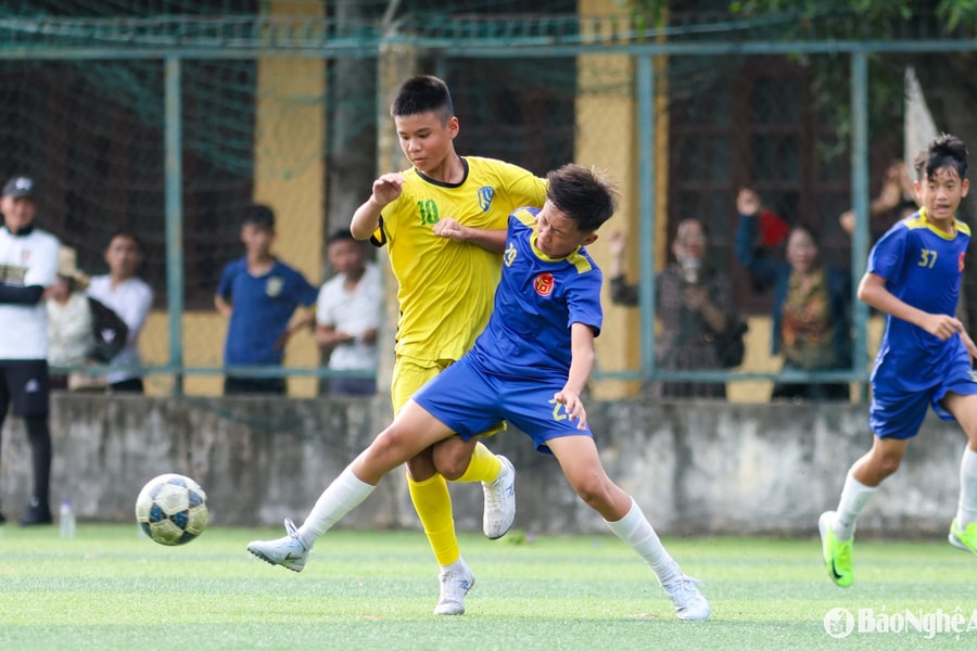 U13 Sông Lam Nghệ An giành chiến thắng trước đội bóng của HLV Ngô Quang Trường