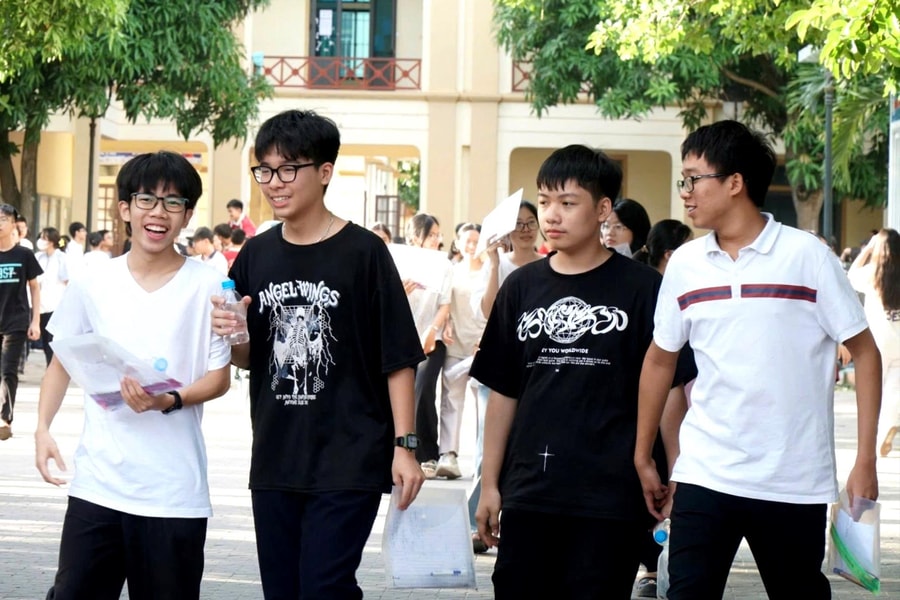 Trường THPT chuyên Phan Bội Châu tuyển bổ sung chỉ tiêu vào lớp 11 năm học 2025 - 2026