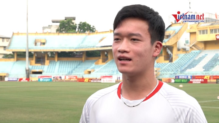 Hoàng Đức lên V.League rồi sang Anh; Cựu HLV Iran gọi trận hòa với futsal Việt Nam là đáng xấu hổ