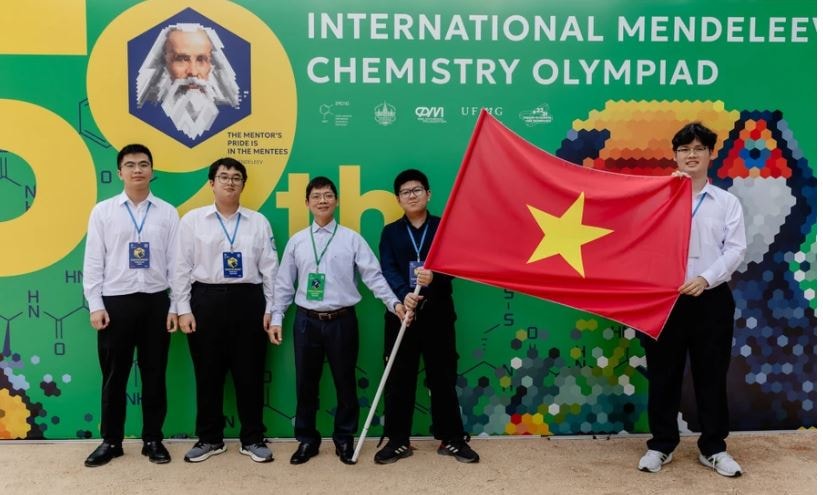 Nam sinh Trường Phan giành Huy chương Vàng tại Kỳ thi Hóa học quốc tế Mendeleev