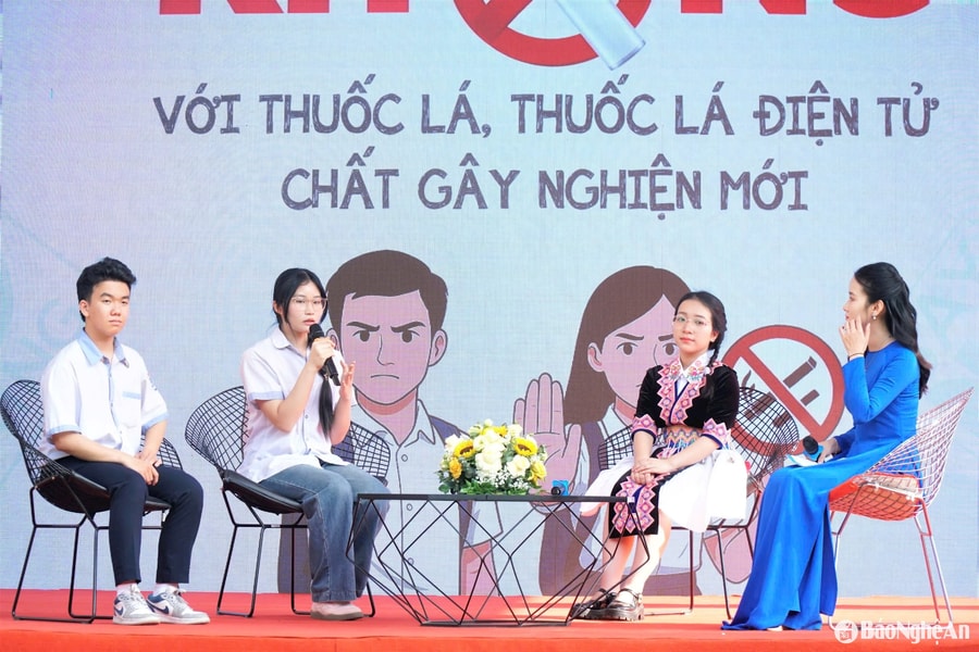 Hơn 1.000 học sinh tham gia diễn đàn "Nói không với thuốc lá, thuốc lá điện tử, chất gây nghiện mới"