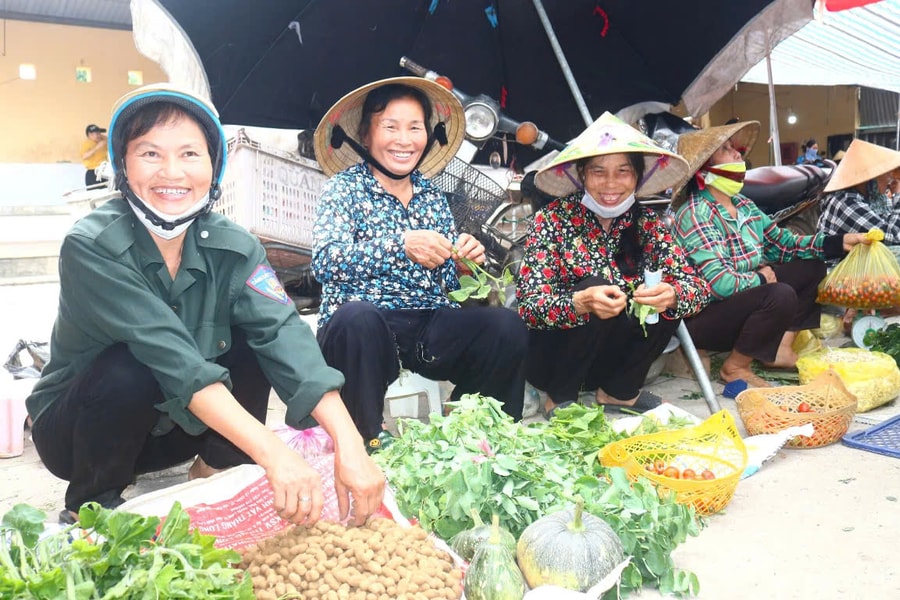 Thân thương chợ quê ở Kim Liên