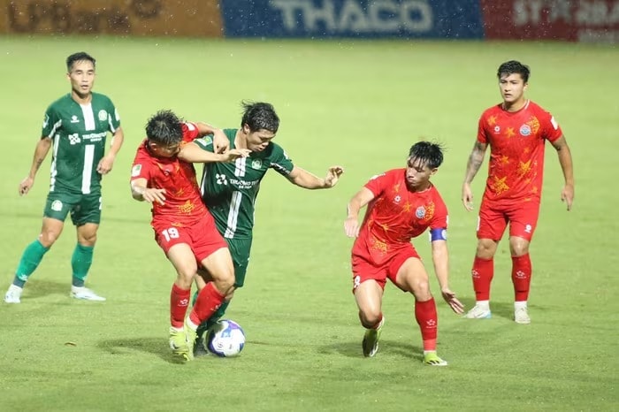 Bảng xếp hạng V.League 2024-2025 mới nhất vòng 23; Crystal Palace giành danh hiệu lớn đầu tiên trong lịch sử