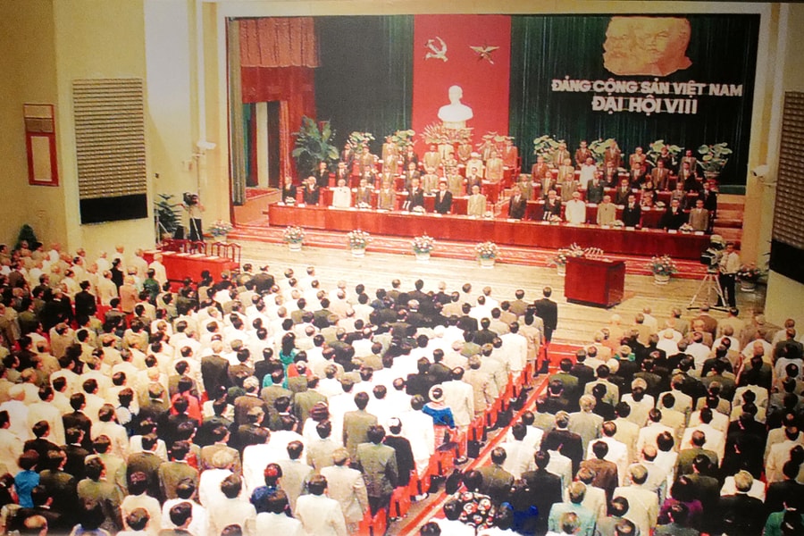 Đại hội Đảng VIII: Công nghiệp hóa, hiện đại hóa đất nước