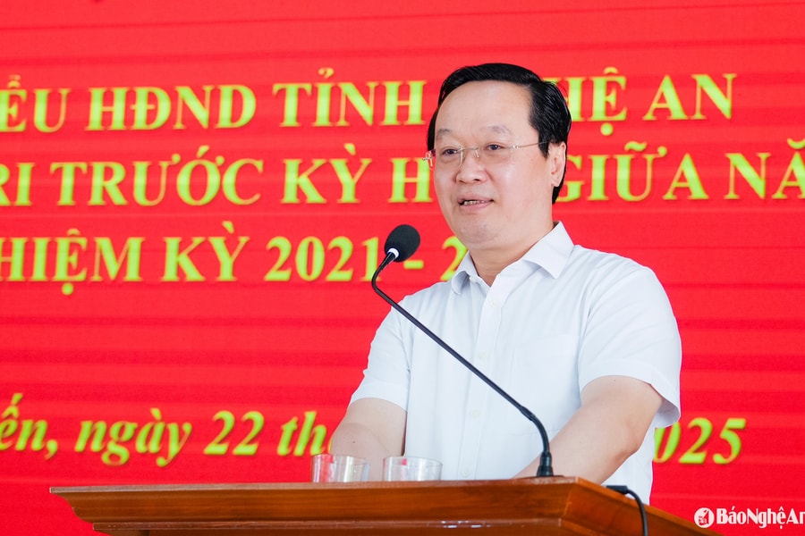 Bí thư Tỉnh ủy Nghệ An Nguyễn Đức Trung tiếp xúc cử tri xã Hùng Tiến (Nam Đàn)