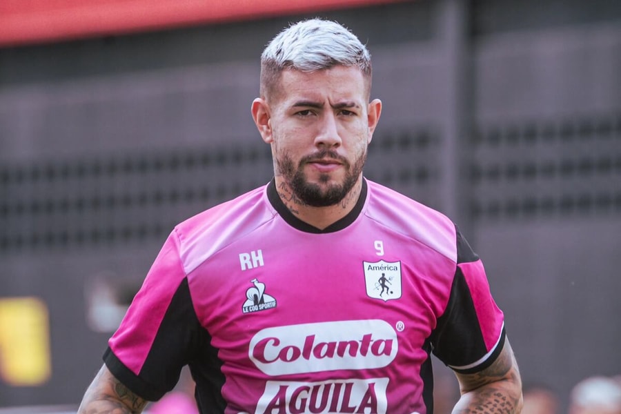 Malaysia nhập tịch tiền đạo đắt giá hơn Xuân Son; Công Phượng tự động viên khi trở lại ĐTVN với 3 tuyệt phẩm