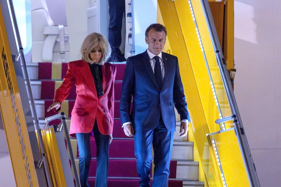 Tổng thống Pháp Macron và Phu nhân đến Hà Nội