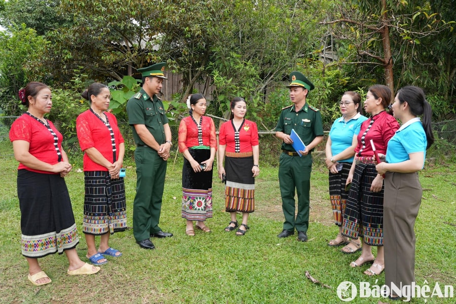 Khi phụ nữ vùng biên Nghệ An làm tuyên truyền viên pháp luật