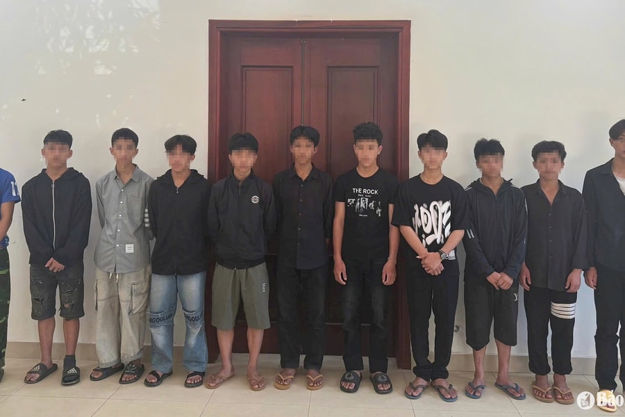 Khởi tố nhóm trai bản ở Nghệ An mang dao kiếm đi đánh nhau