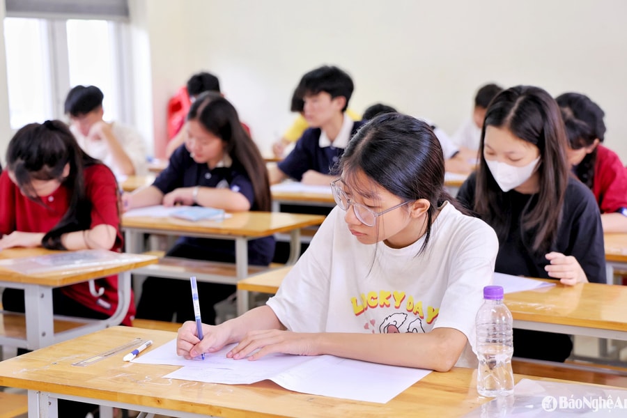 Giáo viên nhận định đề thi Ngữ văn lớp 10 của Nghệ An khó có điểm cao