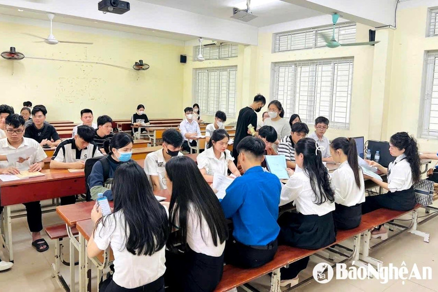 Infographic: Các mốc thời gian đăng ký xét tuyển, tuyển sinh đại học, cao đẳng năm 2025