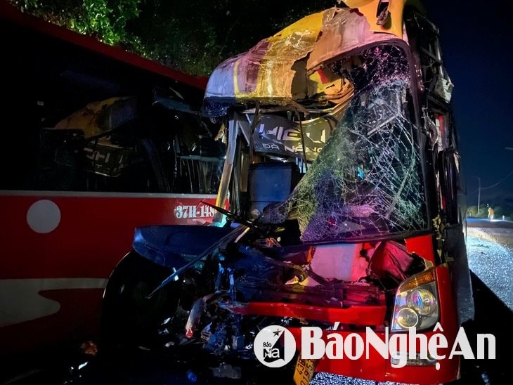 Tai nạn liên hoàn giữa 3 xe khách trên Quốc lộ 1A, nhiều người bị thương