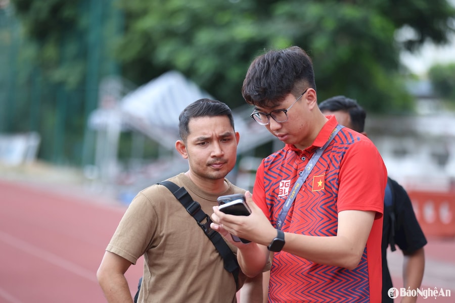 Phóng viên Malaysia: 'Cầu thủ nhập tịch của chúng tôi rất đông, nên không thể nắm được hết'