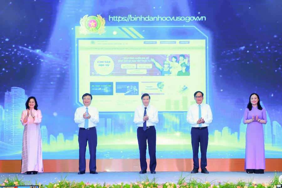 Nghệ An phát động phong trào 'Bình dân học vụ số', triển khai Nghị quyết 57 của Bộ Chính trị