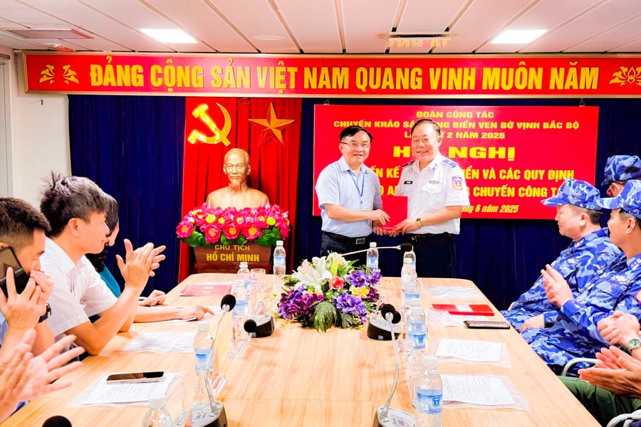 Đoàn công tác tỉnh Nghệ An khảo sát tuyến đảo từ Hải Phòng đến đảo Hòn Mê