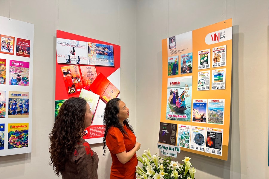 Báo Nghệ An có họa sĩ tham gia Triển lãm “Nghệ thuật thiết kế bìa - sách, báo, tạp chí Việt Nam 2025”