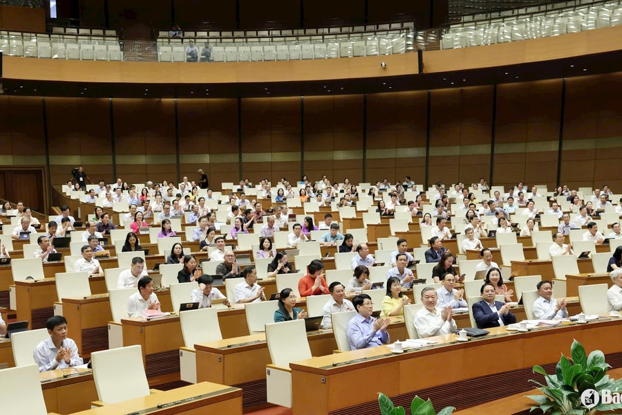 Quốc hội 'chốt' kết thúc hoạt động của đơn vị hành chính cấp huyện trong cả nước từ ngày 1/7/2025