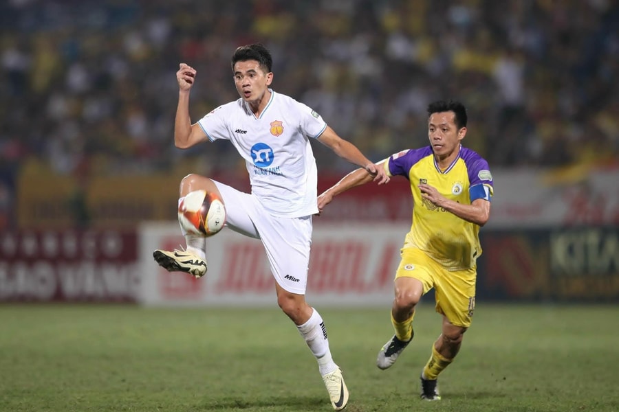 Cầu thủ người Nghệ An trở thành cầu thủ vô địch V.League nhiều nhất lịch sử