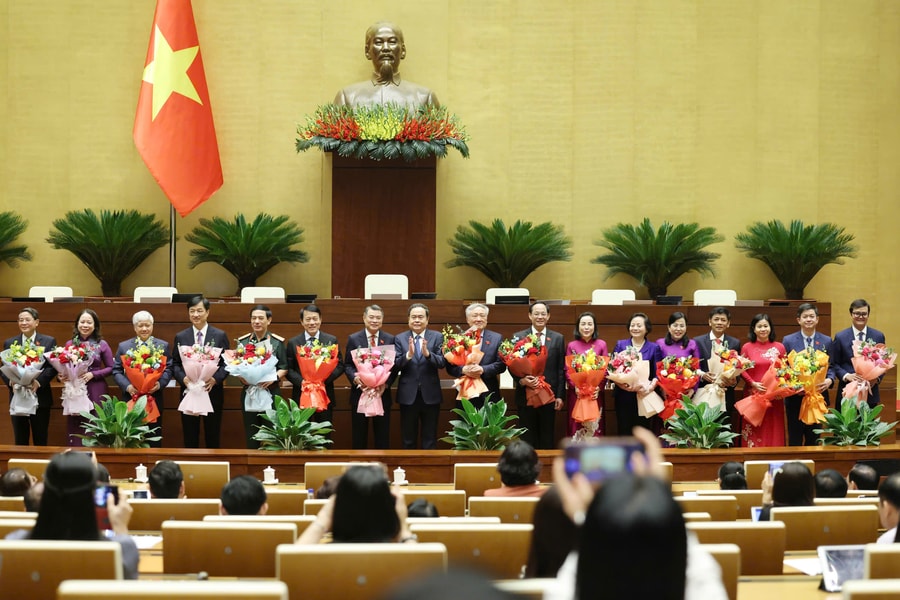 Hội đồng bầu cử quốc gia gồm Chủ tịch, 4 Phó Chủ tịch và 14 Ủy viên