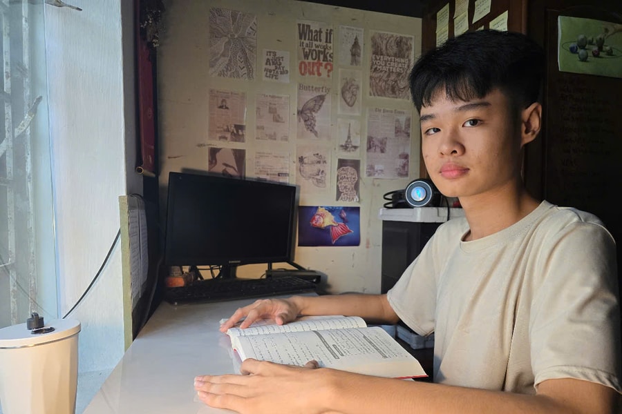 Bí quyết vượt khó học giỏi của nam sinh đỗ thủ khoa 2 trường chuyên ở Nghệ An