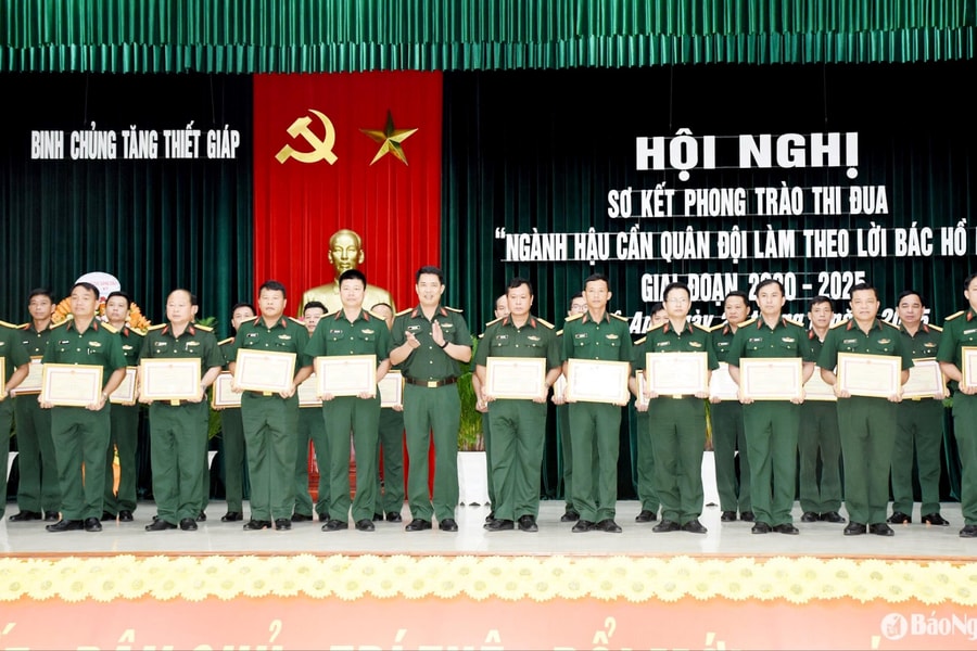 Binh chủng Tăng thiết giáp tuyên dương 28 tập thể và cá nhân trong phong trào thi đua 'Ngành Hậu cần quân đội làm theo lời Bác Hồ dạy'