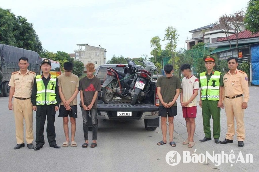 Nhóm thanh niên ngang nhiên tháo biển số, lạng lách, trêu người đi đường ở TP Vinh