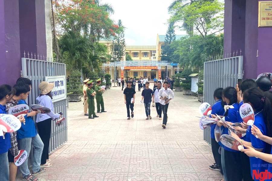 Thông tin về việc tuyển sinh đợt 2 ở Trường THPT Nam Đàn 2