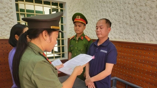 Khởi tố trưởng văn phòng đại diện 1 tạp chí tại Bắc Trung Bộ