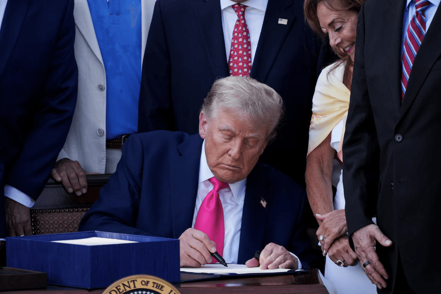 Ông Trump ra quyết định bất lợi cho Elon Musk