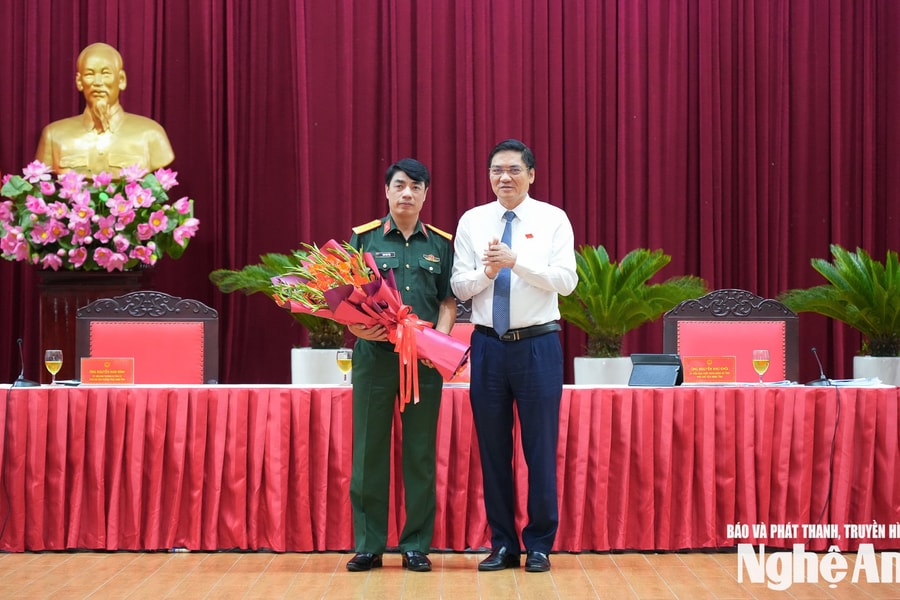 HĐND tỉnh Nghệ An phê chuẩn cho thôi giữ chức vụ và bầu bổ sung Ủy viên UBND tỉnh nhiệm kỳ 2021-2026