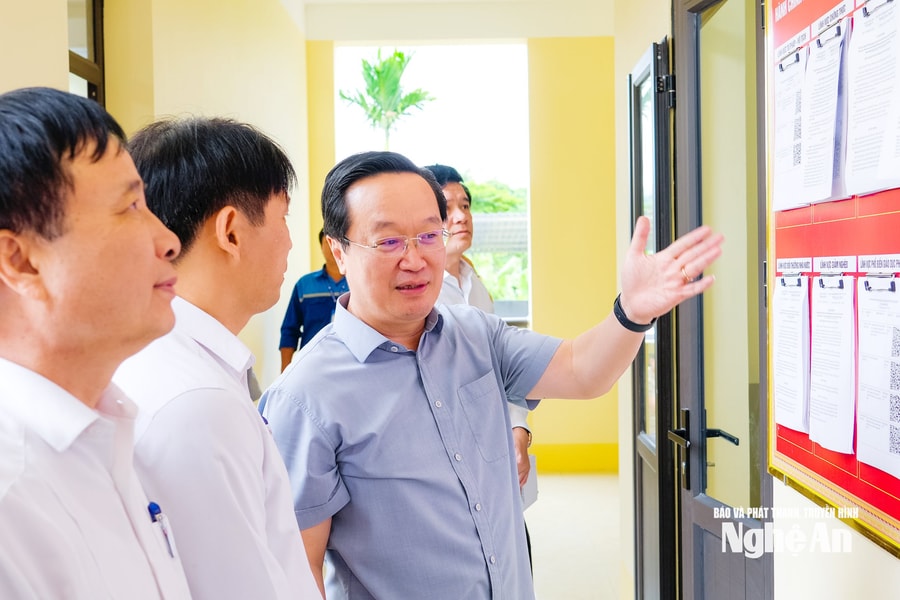 Bí thư Tỉnh ủy Nguyễn Đức Trung kiểm tra triển khai mô hình chính quyền địa phương 2 cấp tại xã Chiêu Lưu