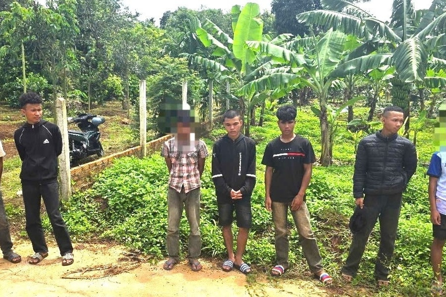 Khởi tố 5 thanh, thiếu niên dàn cảnh cướp điện thoại lấy tiền ăn nhậu