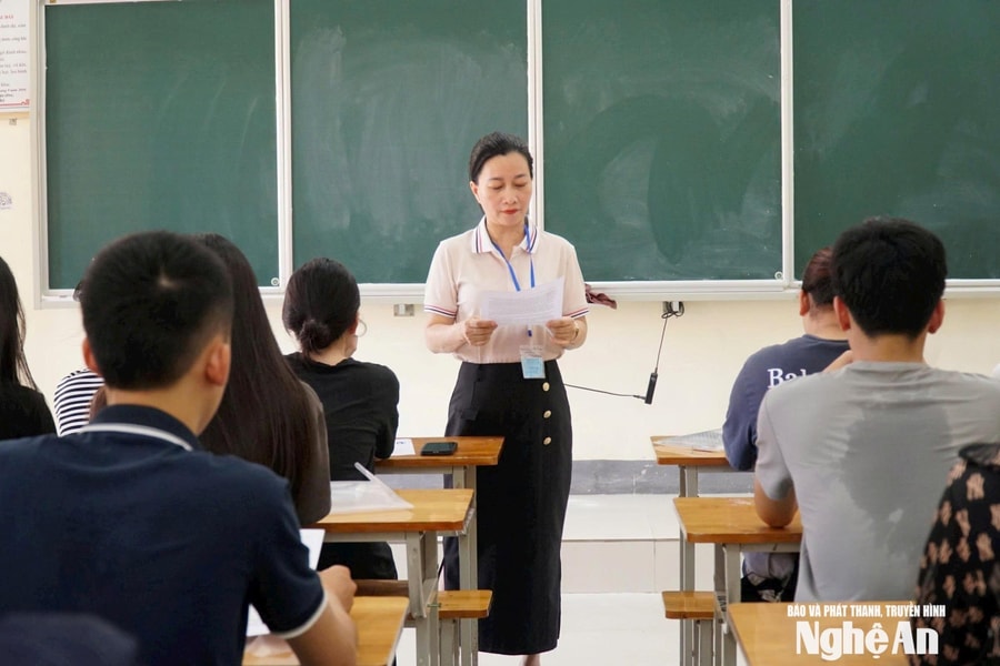 Công bố phổ điểm thi tốt nghiệp THPT 2025, Nghệ An đứng đầu cả nước về điểm môn Ngữ văn, nhiều môn nằm trong tốp 10