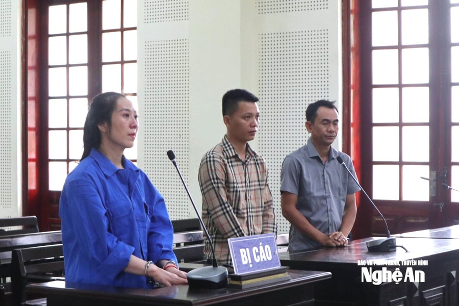 Bí mật trong những thùng hàng đựng cacao và mật ong gửi từ Nam ra Bắc