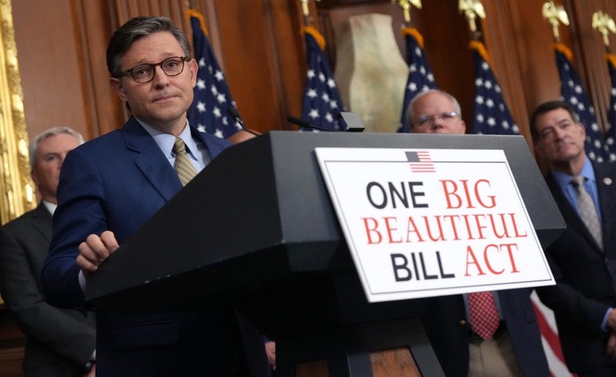 Chủ tịch Hạ viện Mỹ tiết lộ tỷ phú Elon Musk đổi số điện thoại sau cuộc khẩu chiến với ông Trump