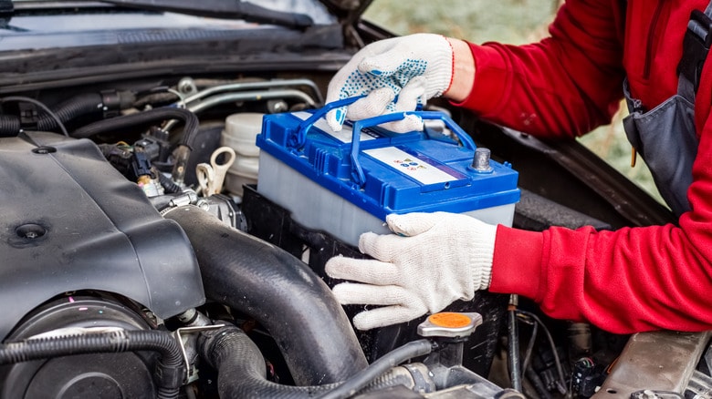 Khi nào nên thay bình ắc quy mới cho ô tô?