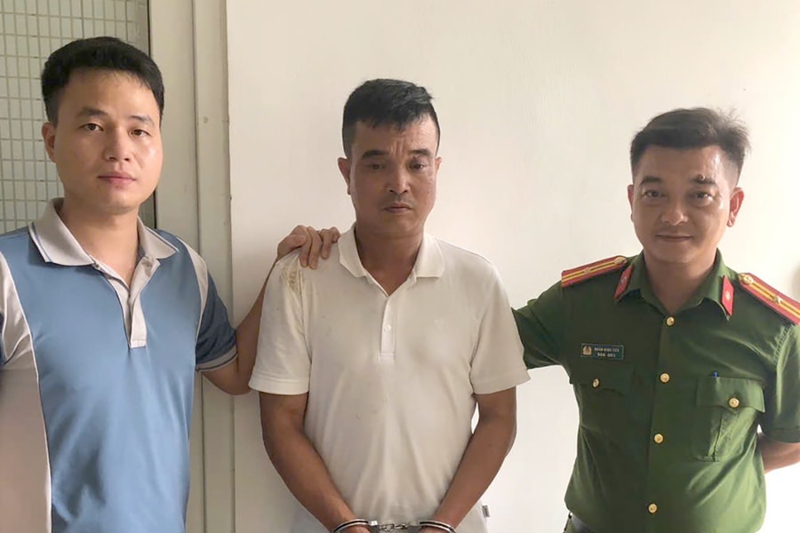 Bác sĩ 'rởm' đến tận nhà bắt mạch, đòi xâm hại bé gái