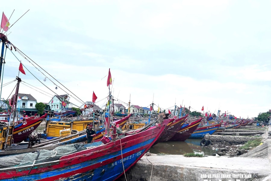 Tất cả tàu thuyền của Nghệ An hoạt động trên vùng biển ảnh hưởng của bão số 3 đã vào nơi neo đậu, trú tránh