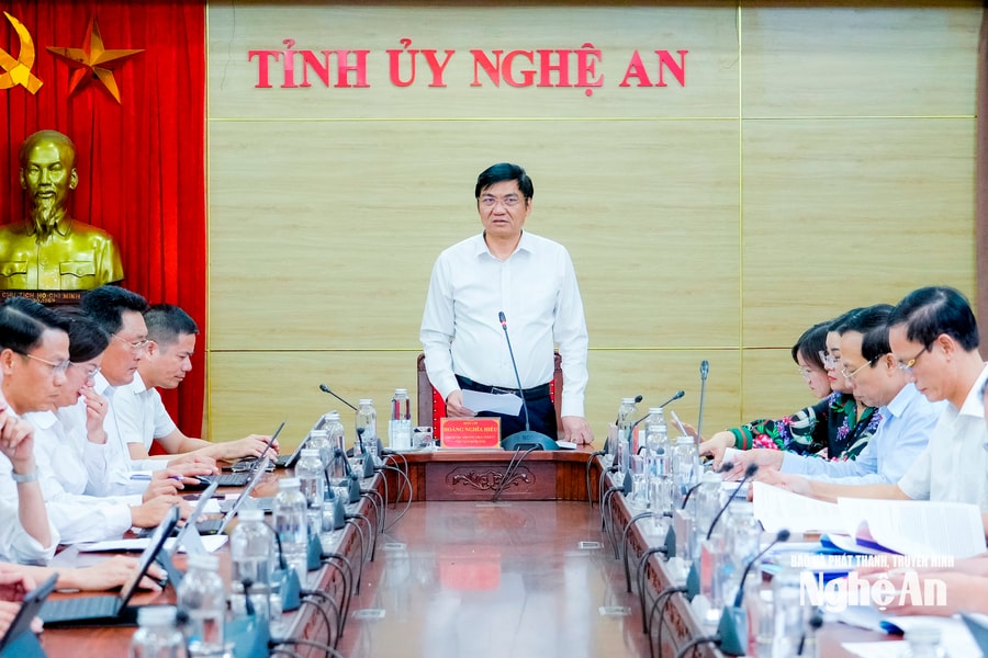 Phó Bí thư Thường trực Tỉnh ủy, Chủ tịch HĐND tỉnh chủ trì duyệt đại hội phường Tân Mai