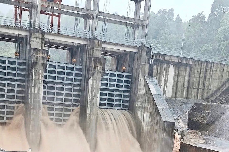 Nghệ An: Tăng lưu lượng xả hồ chứa thủy điện Châu Thôn (xã Mường Quàng) từ 18h ngày 22/7