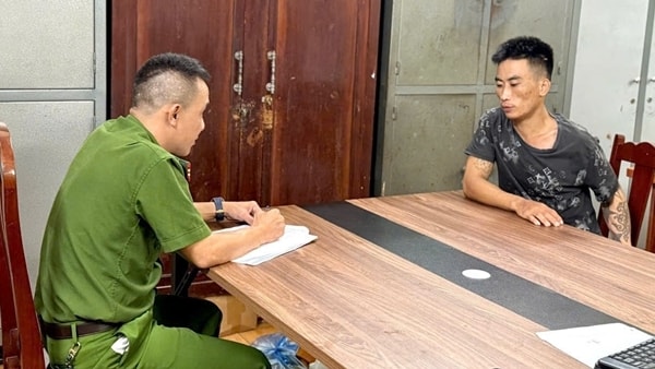 Bắt giữ kẻ côn đồ đập vỡ xe, dùng dao khống chế người phụ nữ trong ta xi