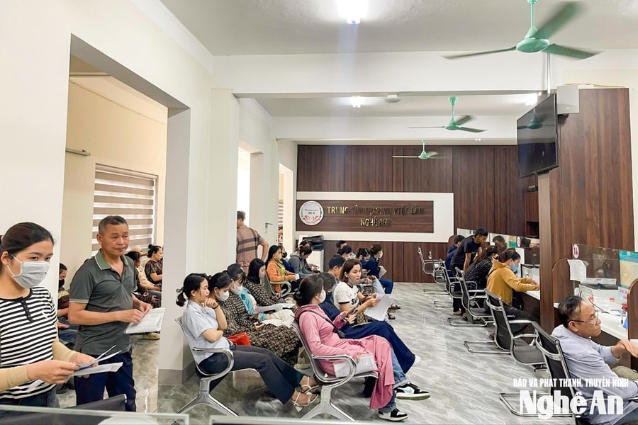 Nghệ An tiếp nhận hơn 9.500 hồ sơ đề nghị hưởng Bảo hiểm thất nghiệp, giảm hơn 12% so với cùng kỳ năm 2024