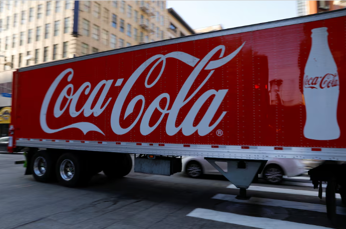 Coca-Cola ra mắt nước ngọt mới từ đường mía, đáp ứng yêu cầu của ông Trump nhưng vẫn giữ công thức gốc