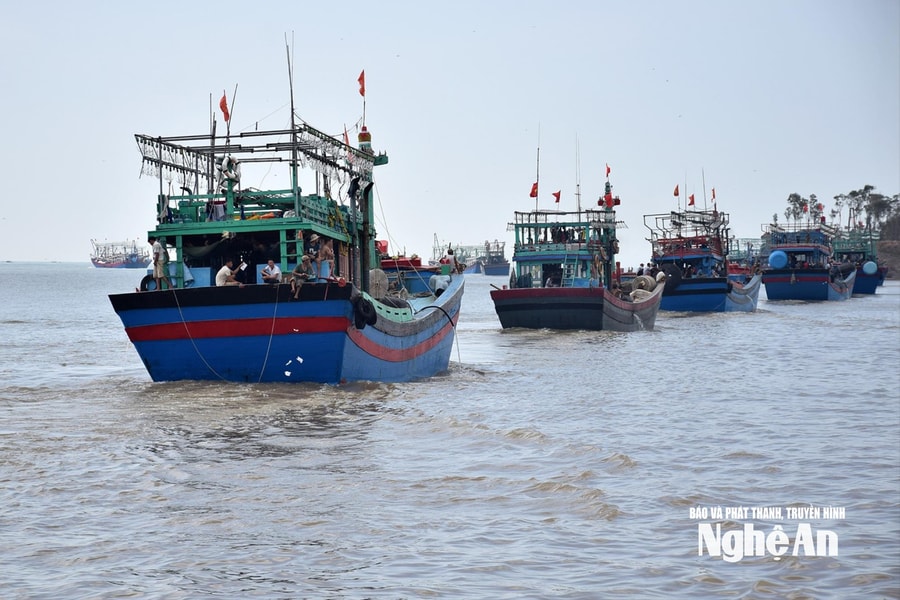 Nghệ An dỡ lệnh cấm biển, tàu thuyền được phép ra khơi trở lại sau bão số 3 từ sáng nay 24/7