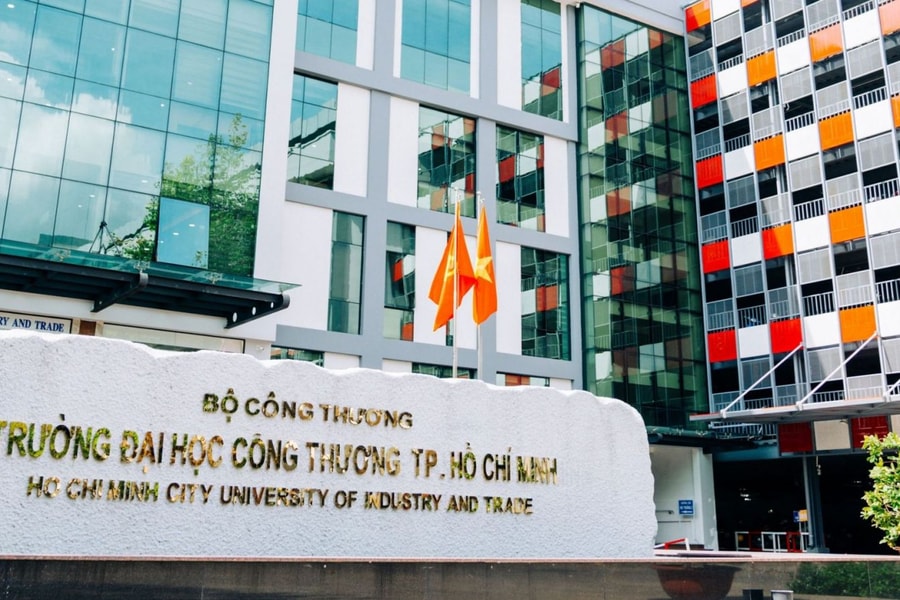 Điểm sàn Đại học Công Thương TP.HCM 2025: Công thức tính chi tiết cho 4 phương thức xét tuyển