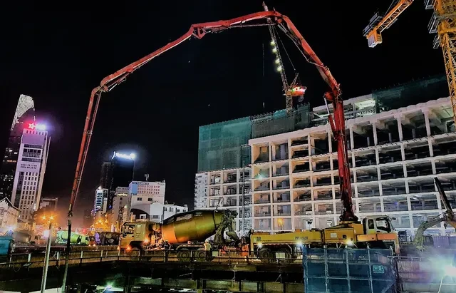 Xây dựng công trình vào ban đêm có vi phạm?