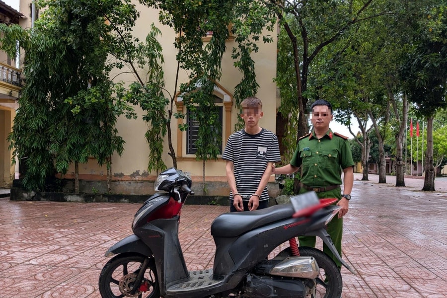 Vừa ra tù đầu năm, nam thanh niên 20 tuổi lại trộm xe máy, thủ sẵn hung khí chống trả