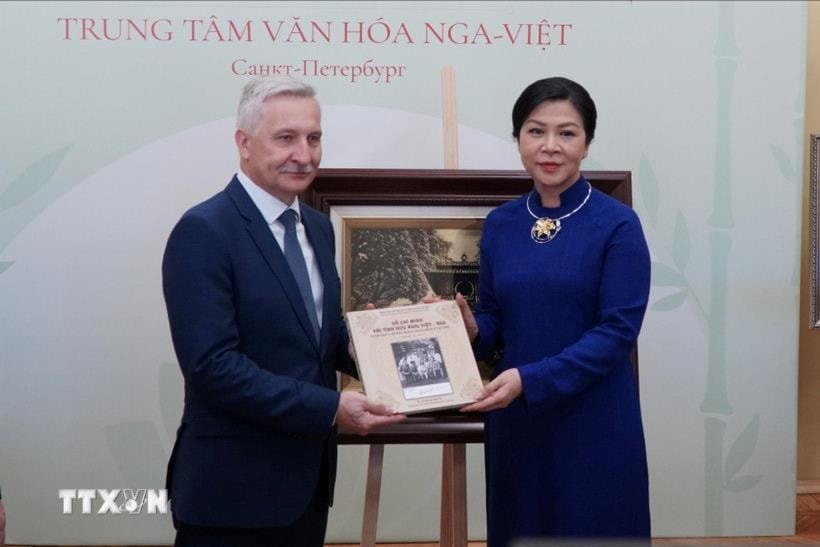 Khai trương Trung tâm Văn hóa Nga-Việt tại Saint-Petersburg