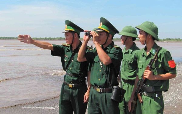 Chế độ, chính sách đối với lực lượng quản lý, bảo vệ công trình quốc phòng và khu quân sự