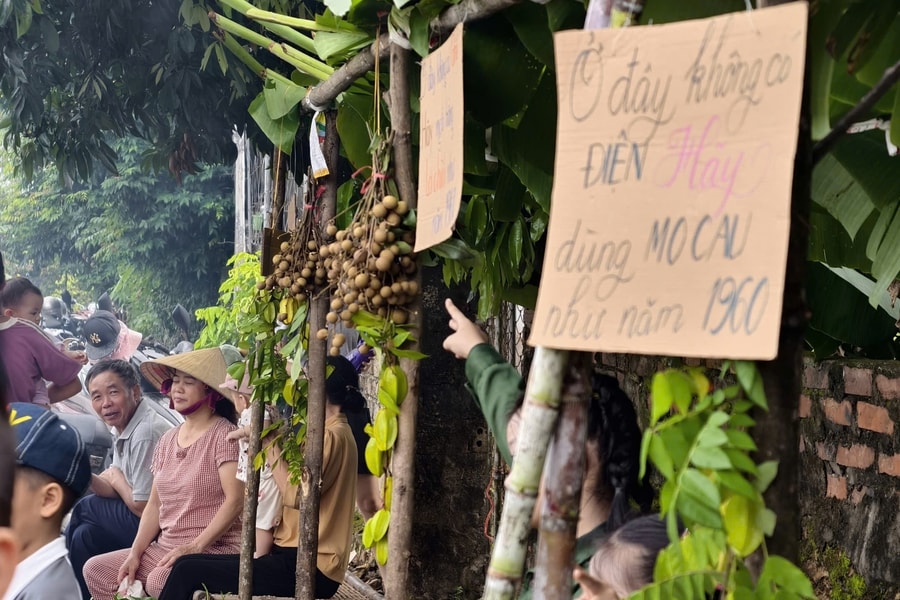 Độc đáo phiên chợ '1 nghìn đồng' cho trẻ em trải nghiệm chợ quê thời ông bà